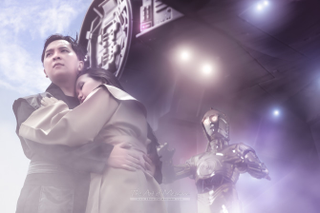 Illustration for article titled Photographer Turns Pre-Wedding Photos Into a Grand Lightsaber Battle